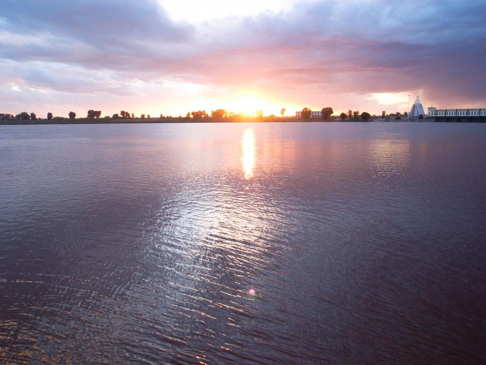 巴彦淖尔,草原诗意的天堂